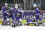 Dal�� �arv�tka p�ed chomutovskou brankou.