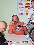 P�r pohled� do z�kulis�: kr�tk� tiskov� konference, tren�r Komety Vladim�r K�hos.