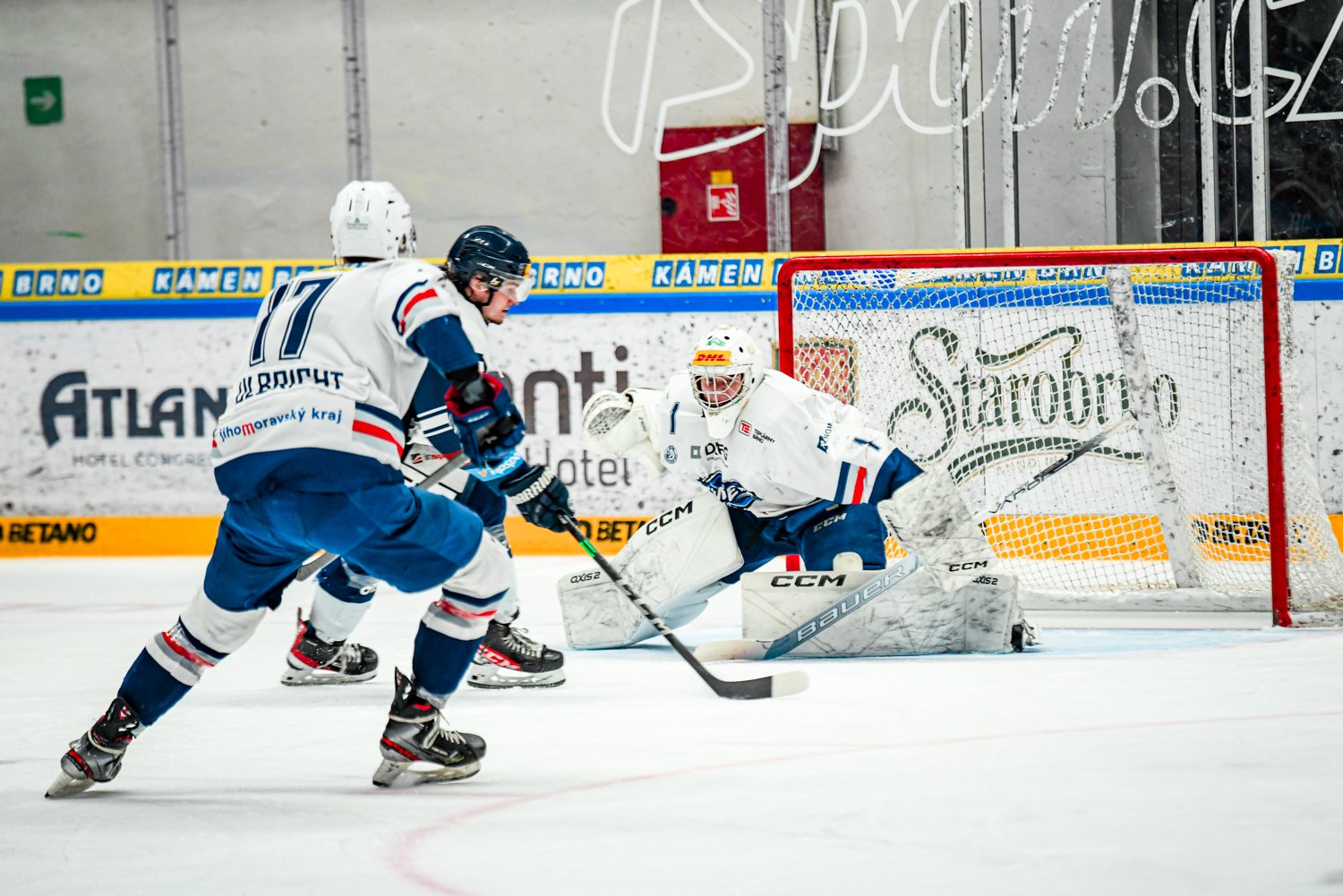 HC Kometa Brno Reportáž ze zápasu Pardubice Kometa 0 4 Kavan vynuloval Dynamo Junioři